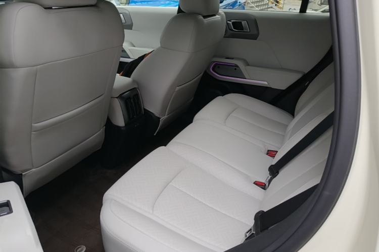 Used Formula Leopard Titanium 3 2025 501KM All-Wheel Drive Intelligent Driving Ultra Version Left Rear Seat