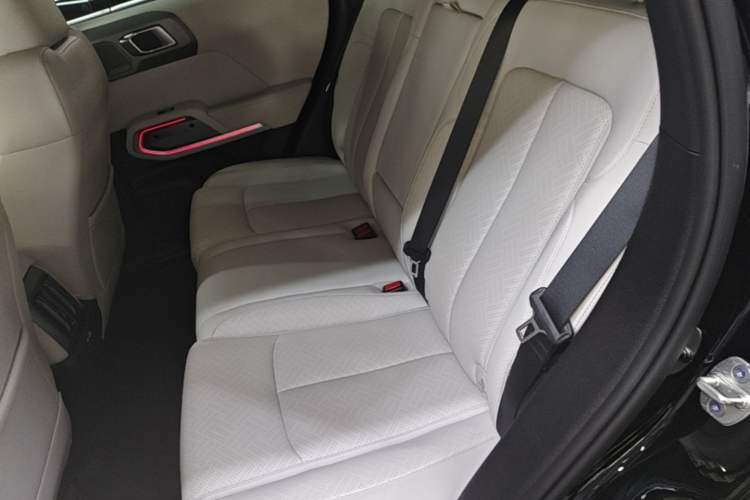 Used Formula Leopard Titanium 3 2025 501KM All-Wheel Drive Intelligent Driving Ultra Version Left Rear Seat