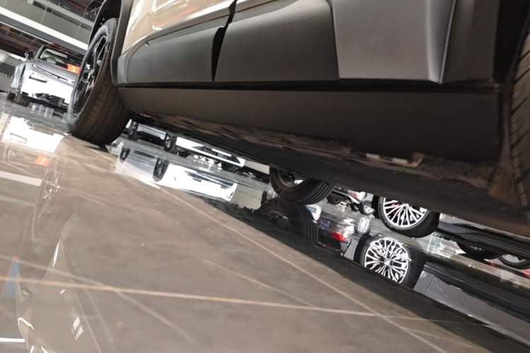 Used Formula Leopard Titanium 3 2025 Model 501KM Rear-Drive Ultra Version Left Side Sill