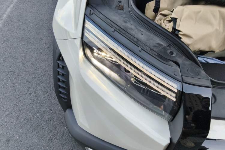 Used Formula Leopard Titanium 3 2025 501 km All-Wheel Drive Intelligent Driving Max Edition Right Front Headlight