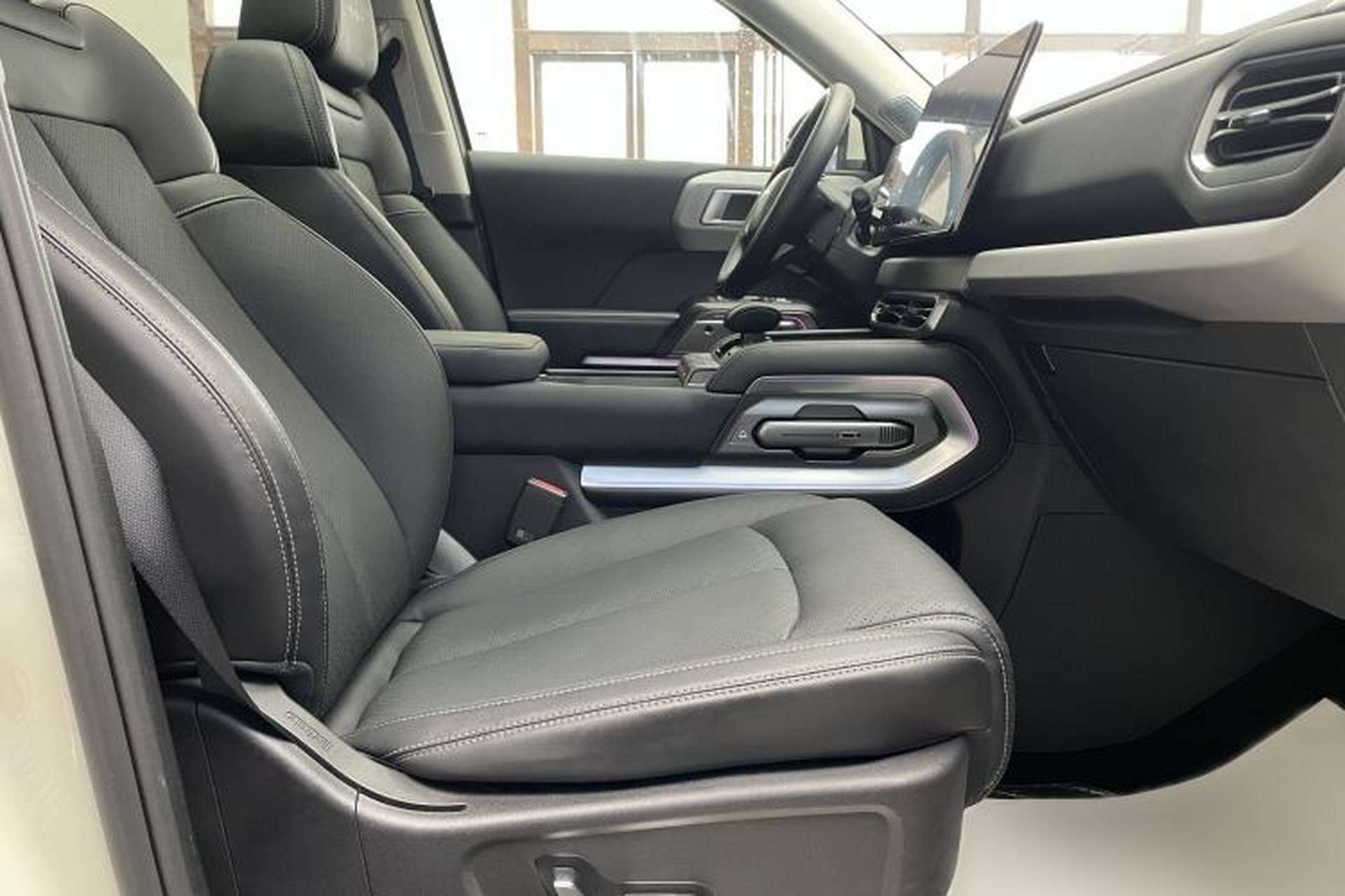 Used Formula Leopard Titanium 3 2025 501KM All-Wheel Drive Intelligent Driving Ultra Version Right Front Seat