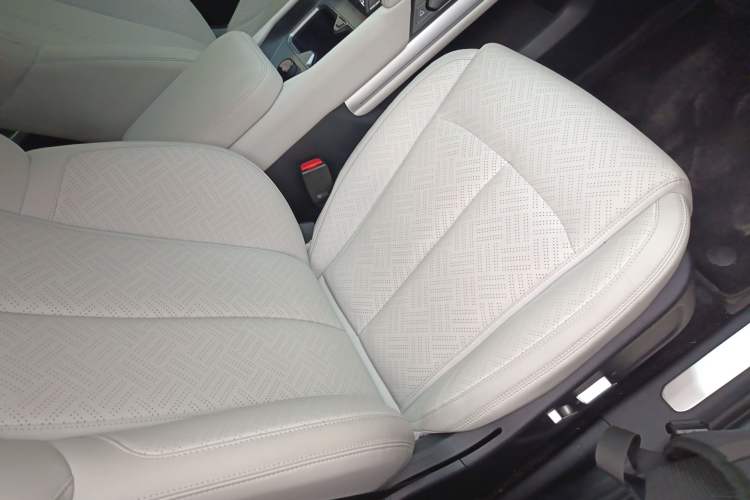 Used Formula Leopard Titanium 3 2025 501 km All-Wheel Drive Intelligent Driving Max Edition Right Front Seat