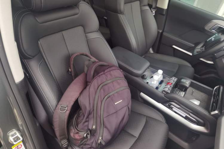 Used Formula Leopard Titanium 3 2025 501KM All-Wheel Drive Intelligent Driving Ultra Version Right Front Seat