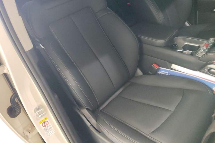 Used Formula Leopard Titanium 3 2025 501KM All-Wheel Drive Intelligent Driving Ultra Version Right Front Seat