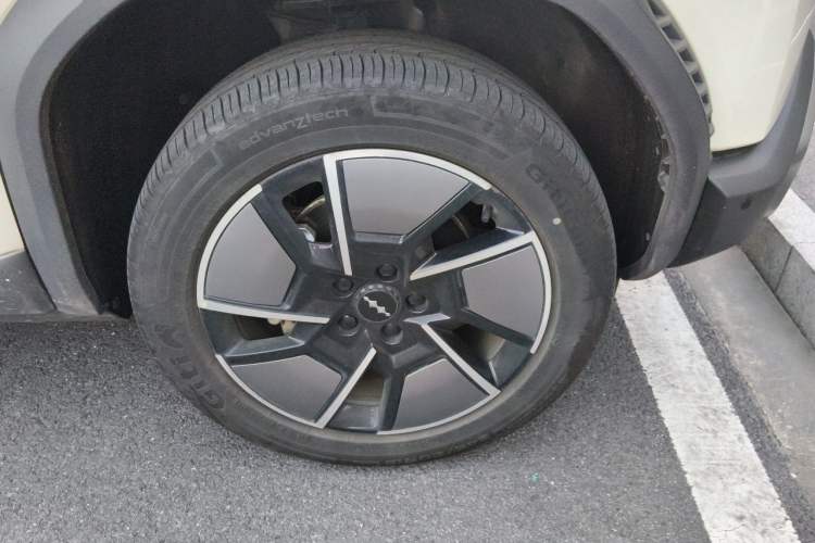 Used Formula Leopard Titanium 3 2025 501 km All-Wheel Drive Intelligent Driving Max Edition Right Front Wheel Hub