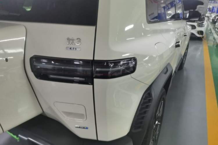 Used Formula Leopard Titanium 3 2025 501KM All-Wheel Drive Intelligent Driving Ultra Version Right Rear Taillight