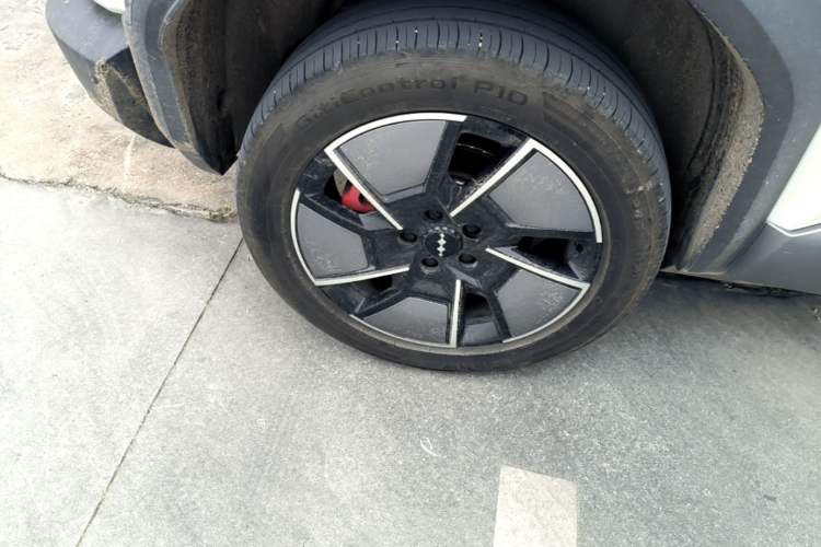 Used Formula Leopard Titanium 3 2025 501KM All-Wheel Drive Intelligent Driving Ultra Version Right Rear Wheel Hub