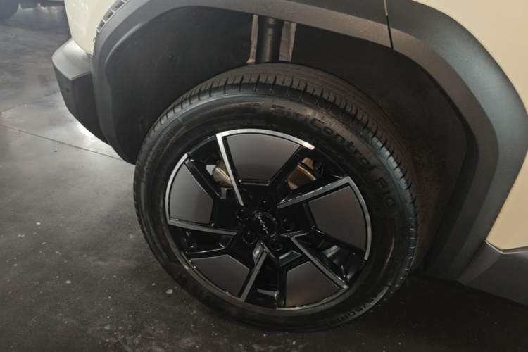 Used Formula Leopard Titanium 3 2025 501 km All-Wheel Drive Intelligent Driving Max Edition Right Rear Wheel Hub