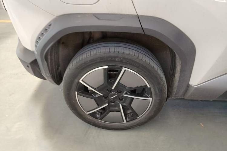 Used Formula Leopard Titanium 3 2025 501 km All-Wheel Drive Intelligent Driving Max Edition Right Rear Wheel Hub