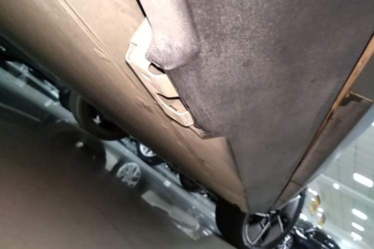 Used Formula Leopard Titanium 3 2025 501 km All-Wheel Drive Intelligent Driving Max Edition Right Side Sill