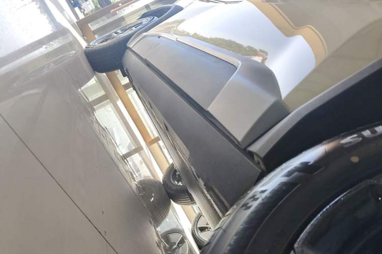Used Formula Leopard Titanium 3 2025 501 km Range Rear-Wheel Drive Intelligent Driving Pro Version Right Side Sill