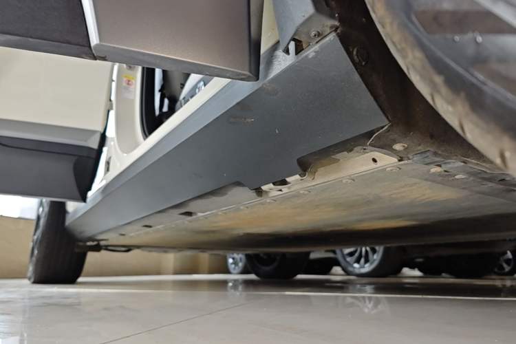 Used Formula Leopard Titanium 3 2025 501 km Four-Wheel Drive Drone Edition Right Side Sill