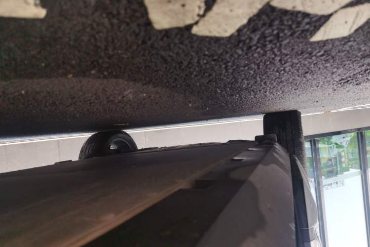 Used Formula Leopard Titanium 3 2025 501KM All-Wheel Drive Intelligent Driving Ultra Version Right Side Sill
