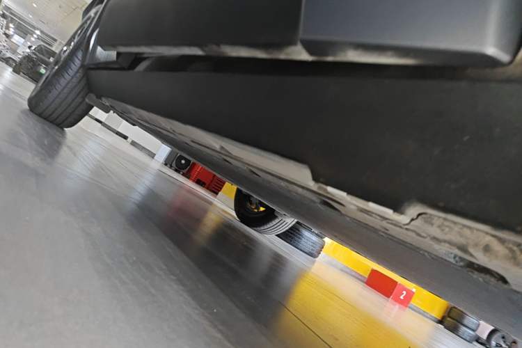 Used Formula Leopard Titanium 3 2025 Model 501KM Rear-Drive Ultra Version Right Side Sill