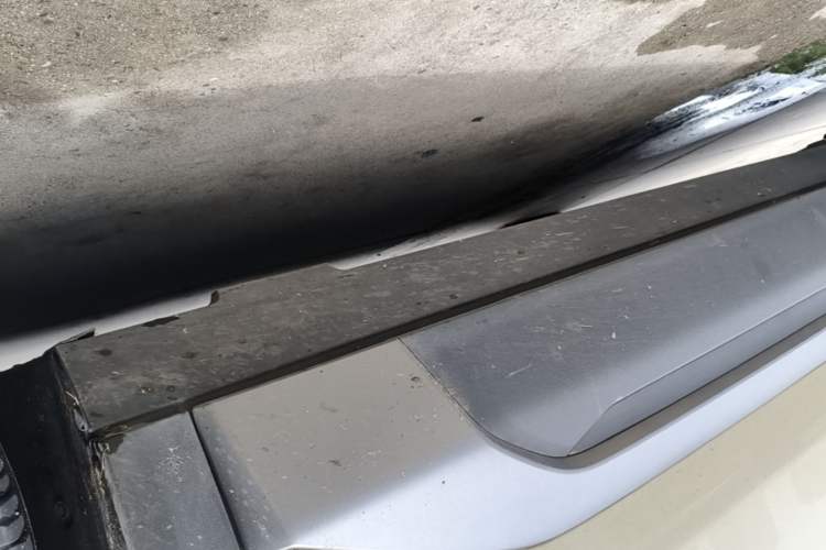 Used Formula Leopard Titanium 3 2025 501KM All-Wheel Drive Intelligent Driving Ultra Version Right Side Sill