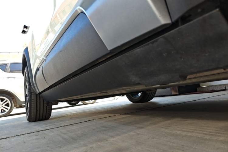 Used Formula Leopard Titanium 3 2025 501 km Four-Wheel Drive Drone Edition Right Side Sill