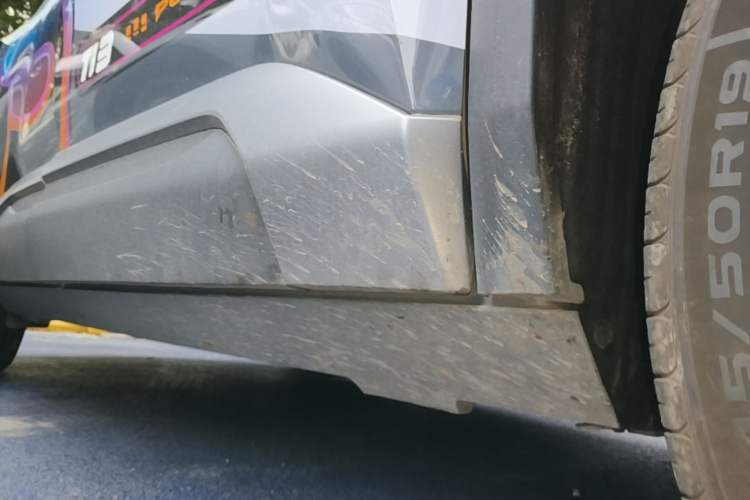 Used Formula Leopard Titanium 3 2025 501KM All-Wheel Drive Intelligent Driving Ultra Version Right Side Sill