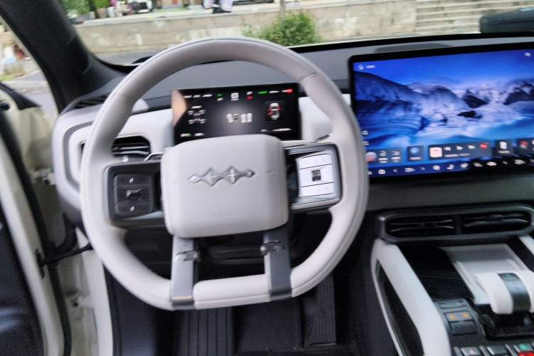 Used Formula Leopard Titanium 3 2025 501 km All-Wheel Drive Intelligent Driving Max Edition Steering Wheel