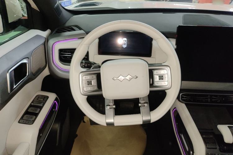 Used Formula Leopard Titanium 3 2025 501KM All-Wheel Drive Intelligent Driving Ultra Version Steering Wheel