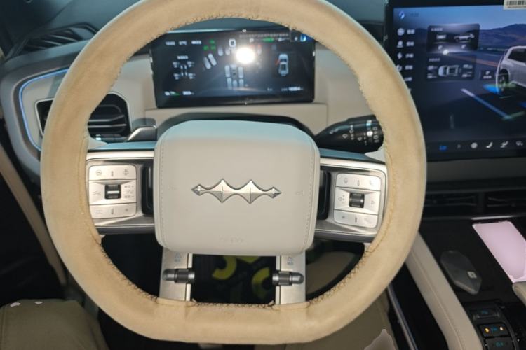 Used Formula Leopard Titanium 3 2025 501 km All-Wheel Drive Intelligent Driving Max Edition Steering Wheel