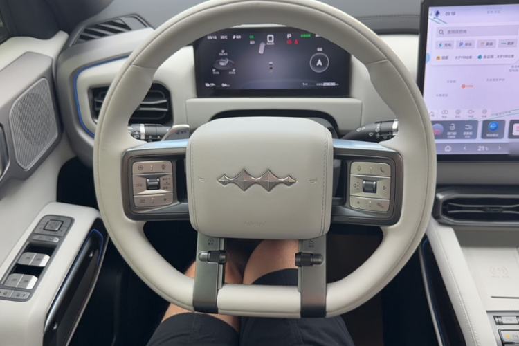 Used Formula Leopard Titanium 3 2025 501 km All-Wheel Drive Intelligent Driving Max Edition Steering Wheel