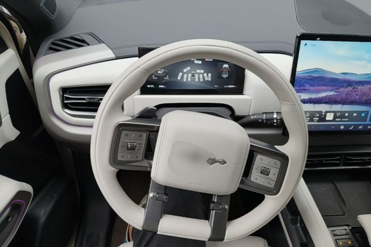 Used Formula Leopard Titanium 3 2025 501KM All-Wheel Drive Intelligent Driving Ultra Version Steering Wheel