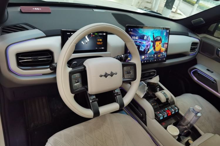 Used Formula Leopard Titanium 3 2025 501KM All-Wheel Drive Intelligent Driving Ultra Version Center Console