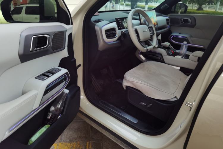 Used Formula Leopard Titanium 3 2025 501KM All-Wheel Drive Intelligent Driving Ultra Version Driver Seat