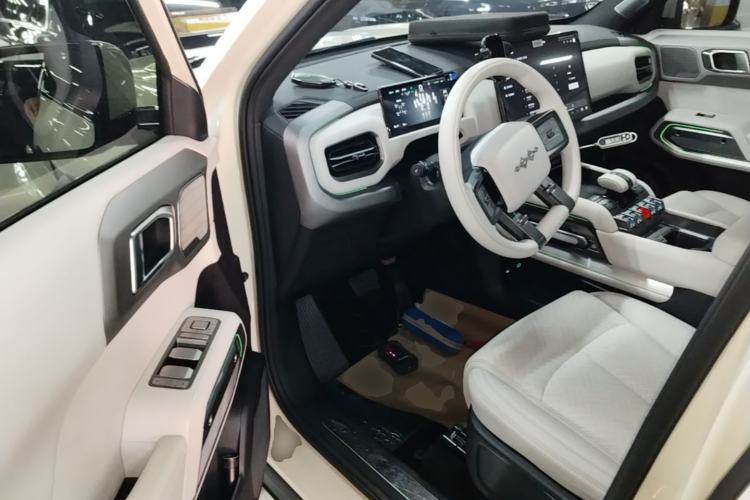 Used Formula Leopard Titanium 3 2025 501KM All-Wheel Drive Intelligent Driving Ultra Version Driver Seat