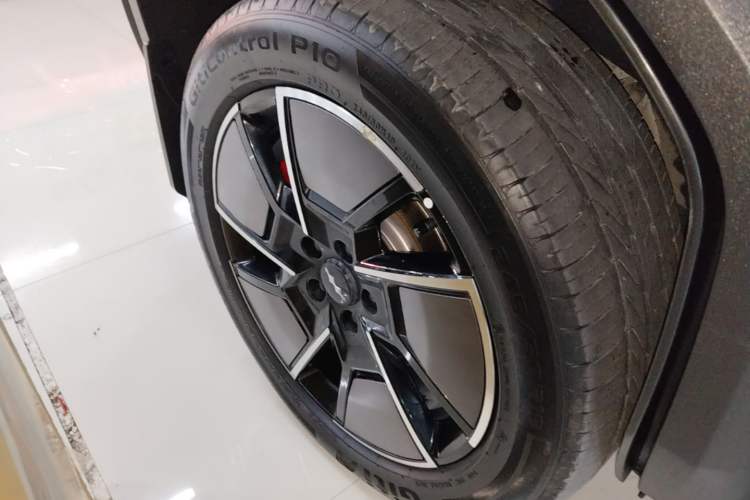 Used Formula Leopard Titanium 3 2025 501KM All-Wheel Drive Intelligent Driving Ultra Version Exterior 5