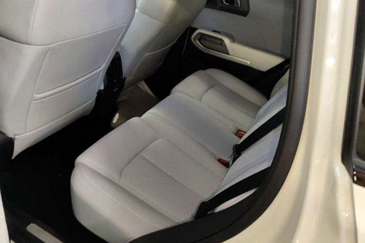 Used Formula Leopard Titanium 3 2025 501KM All-Wheel Drive Intelligent Driving Ultra Version Left Rear Seat