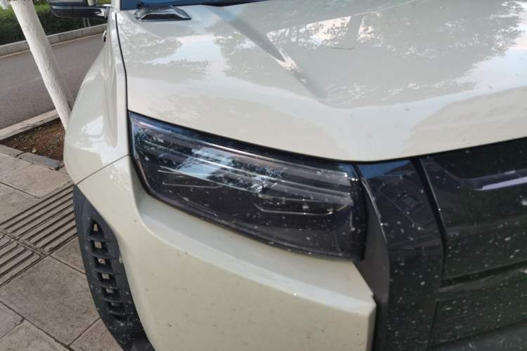 Used Formula Leopard Titanium 3 2025 501KM All-Wheel Drive Intelligent Driving Ultra Version Right Front Headlight