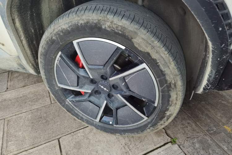 Used Formula Leopard Titanium 3 2025 501KM All-Wheel Drive Intelligent Driving Ultra Version Right Front Wheel Hub