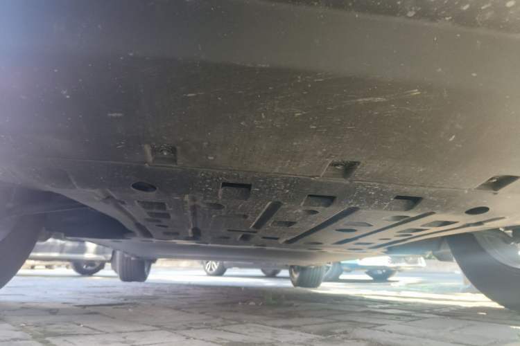Used Formula Leopard Titanium 3 2026 620KM rear-wheel-drive flash-charging version Chassis Front