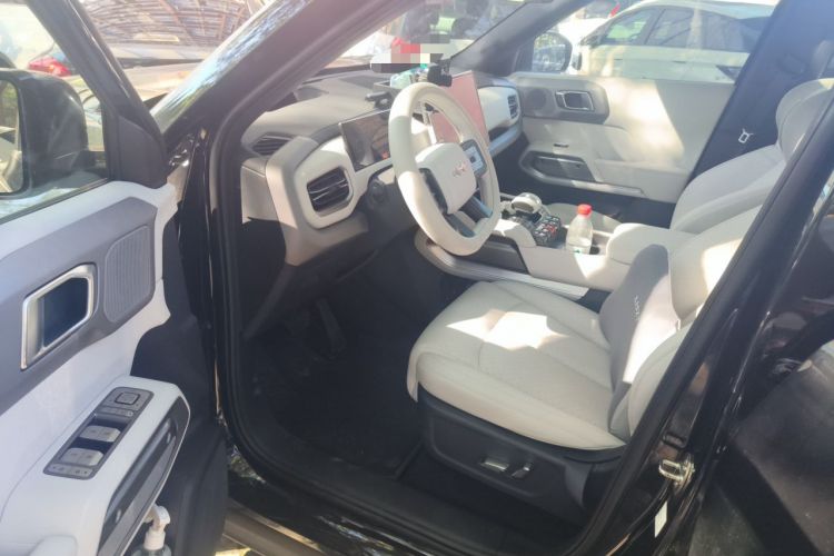 Used Formula Leopard Titanium 3 2026 620KM rear-wheel-drive flash-charging version Driver Seat