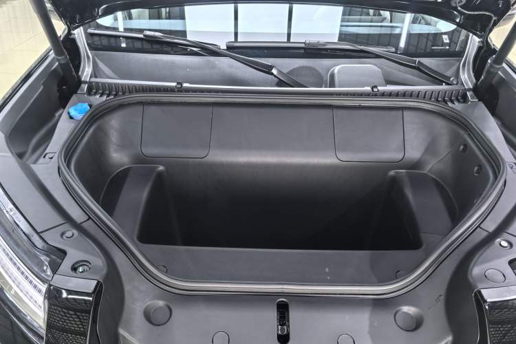 Used Formula Leopard Titanium 3 2026 565KM all-wheel-drive flash-charging version Engine Bay