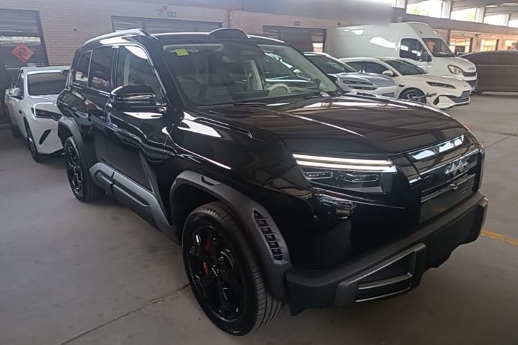 Used Formula Leopard Titanium 3 2026 565KM all-wheel-drive flash-charging version Front Right 45 Deg