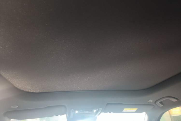 Used Formula Leopard Titanium 3 2026 620KM rear-wheel-drive flash-charging version Headliner
