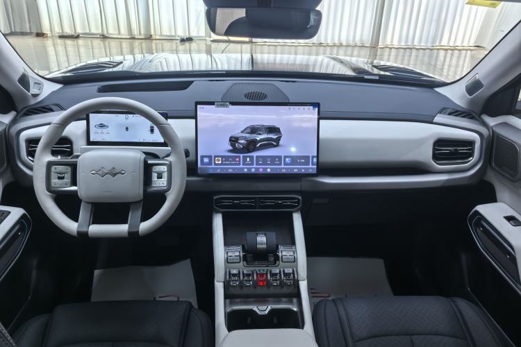 Used Formula Leopard Titanium 3 2026 565KM all-wheel-drive flash-charging version Interior 3