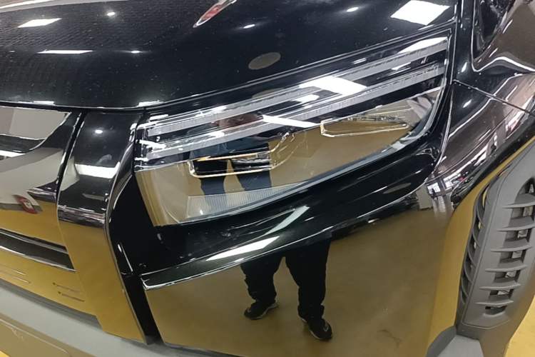 Used Formula Leopard Titanium 3 2026 620KM rear-wheel-drive flash-charging version Left Front Headlight
