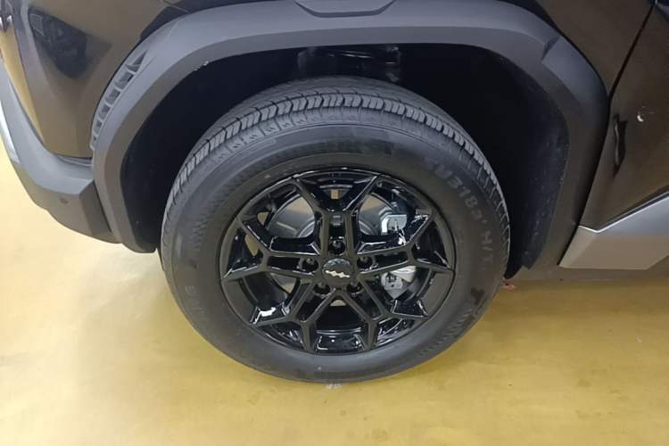 Used Formula Leopard Titanium 3 2026 620KM rear-wheel-drive flash-charging version Left Front Wheel Hub