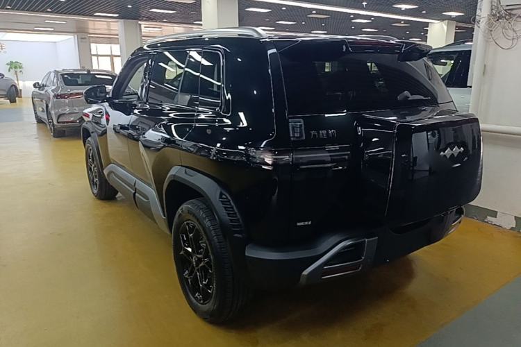Used Formula Leopard Titanium 3 2026 620KM rear-wheel-drive flash-charging version Rear Left 45 Deg