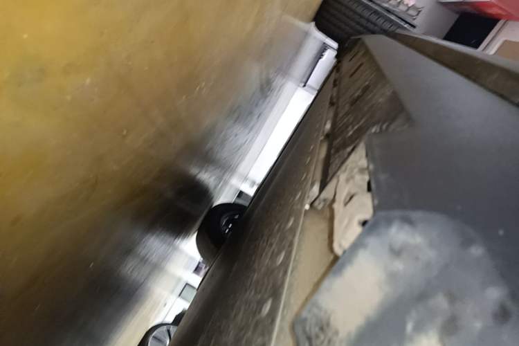 Used Formula Leopard Titanium 3 2026 620KM rear-wheel-drive flash-charging version Right Side Sill