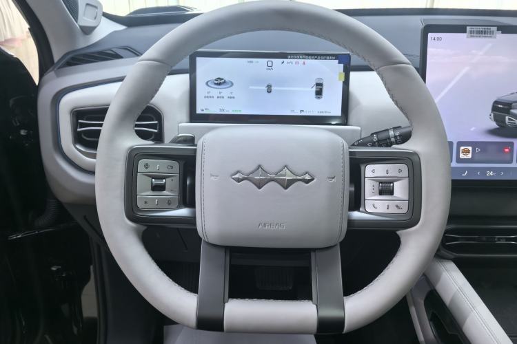 Used Formula Leopard Titanium 3 2026 565KM all-wheel-drive flash-charging version Steering Wheel