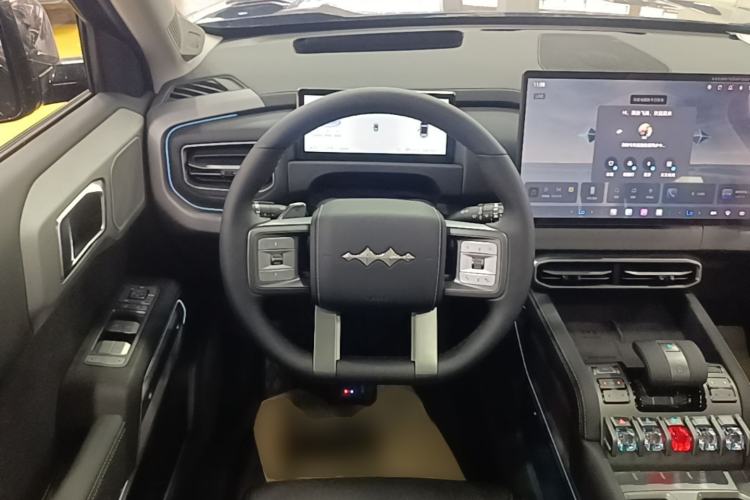 Used Formula Leopard Titanium 3 2026 620KM rear-wheel-drive flash-charging version Steering Wheel