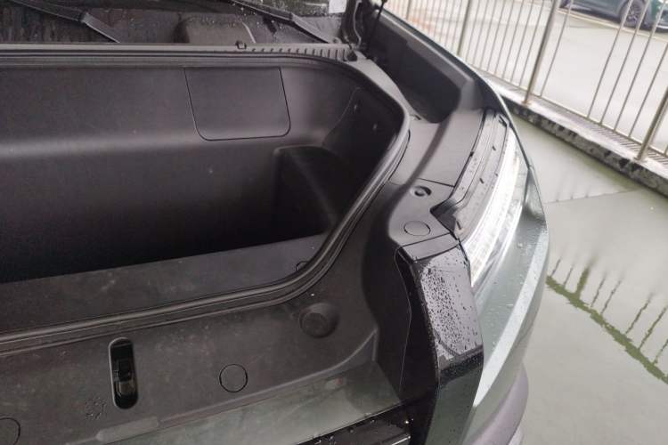 Used Formula Leopard Titanium 3 2026 620KM rear-wheel-drive flash-charging version Engine Bay Left