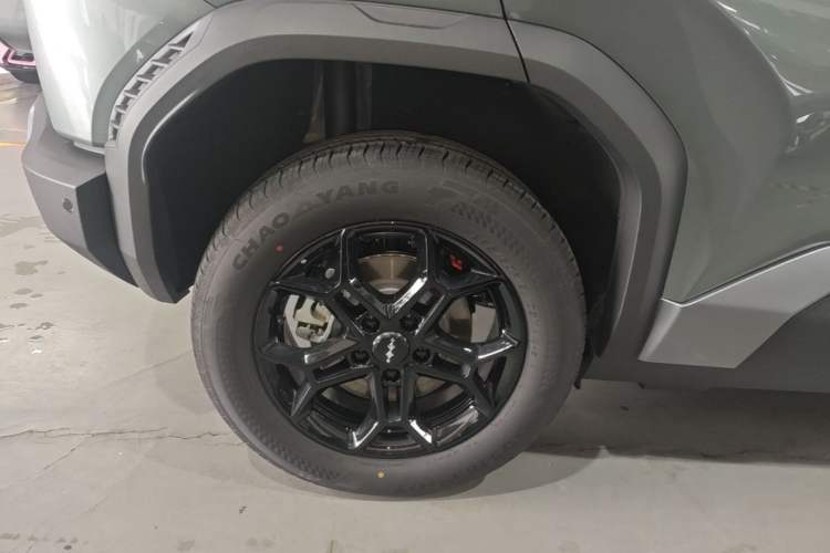 Used Formula Leopard Titanium 3 2026 620KM rear-wheel-drive flash-charging version Exterior 5