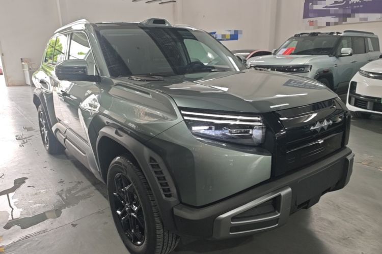 Used Formula Leopard Titanium 3 2026 620KM rear-wheel-drive flash-charging version Front Right 45 Deg
