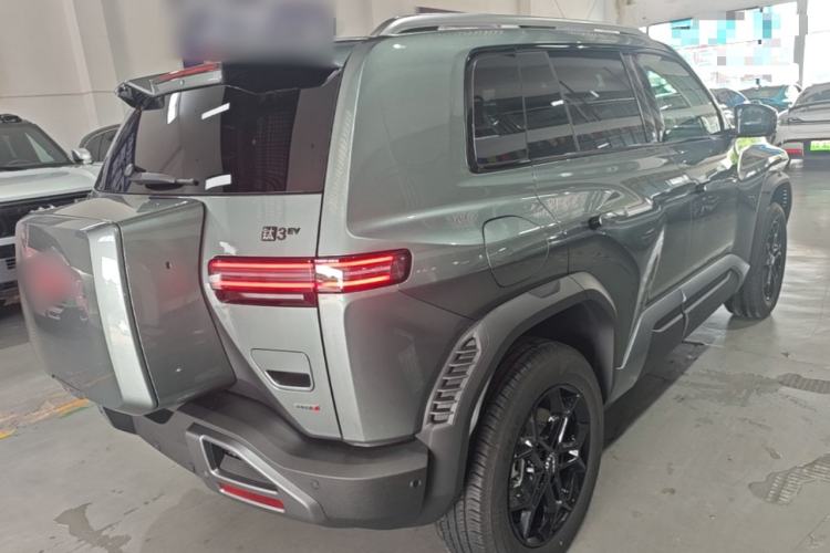 Used Formula Leopard Titanium 3 2026 620KM rear-wheel-drive flash-charging version Rear Right 45 Deg