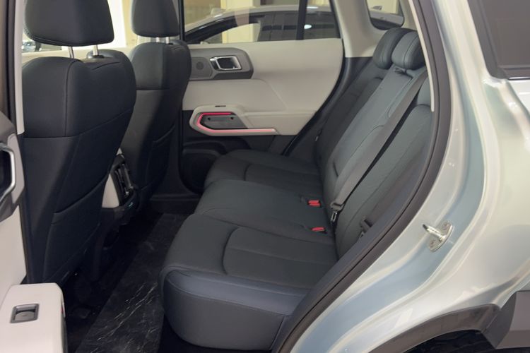 Used Formula Leopard Titanium 3 2026 620KM rear-wheel-drive flash-charging version Interior 2